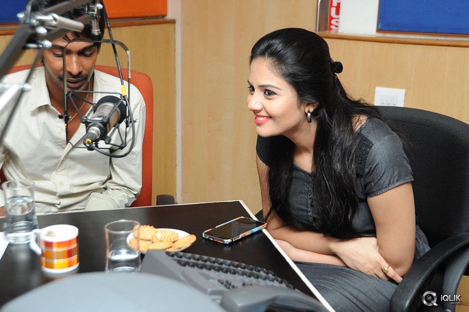 Dhanalakshmi-Thalupu-Thadithe-Movie-Team-at-Radio-City
